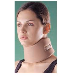 COLLARE CERVICALE OPPO A DENSITA' COMPATTA MISURA SMALL. SUPPORTA LA COLONNA CERVICALE IN POSIZIONE NEUTRALE O ANATOMICA E PROVVEDE AD IMMOBILIZZARLA. CHIUSURA IN VELCRO - Luckyfarma.it