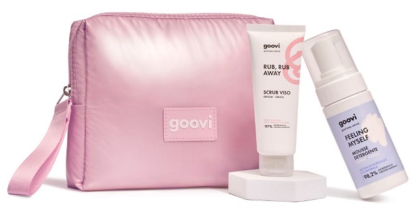 GOOVI BOX NATALE 2025 DETERSIONE 1 MOUSSE DETERGENTE 100 ML + 1 SCRUB VISO 75 ML + 1 POCHETTE - Luckyfarma.it