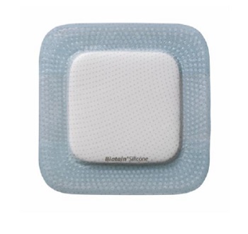 MEDICAZIONE BIATAIN IN SCHIUMA DI POLIURETANO CON BORDO ADESIVO IN SILICONE PER SACRO 15X19 CM 5 PEZZI - Luckyfarma.it