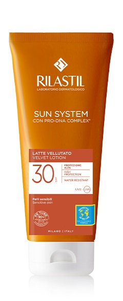 RILASTIL SUN SYSTEM PHOTO PROTECTION TERAPY LATTE VELLUTANTE SPF 30 200 ML - Luckyfarma.it